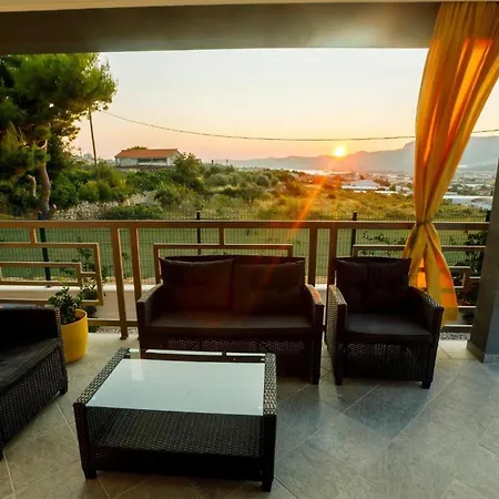 Luxurious In With Sauna 度假居