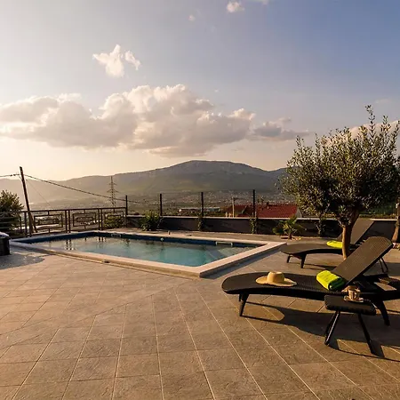 Luxurious In With Sauna Σπλιτ