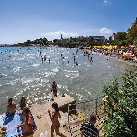 Luxurious In With Sauna Будинок відпочинку Спліт